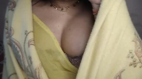 priyu_ online show from January 9, 2:14 am