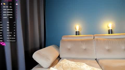 Snapshot of project_raven chatting on January 24, 6:56 pm Raven  but you can call me sweetie or honey too  online show from January 24, 6:56 pm