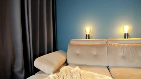 Raven  but you can call me sweetie or honey too  online show from February 9, 6:45 pm