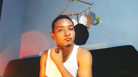 Snapshot of prometo23cm chatting on May 29, 12:14 pm Grande y Gruesa online show from May 29, 12:14 pm