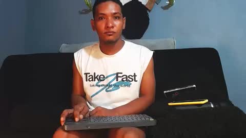 Snapshot of prometo23cm chatting on June 7, 10:52 am Grande y Gruesa online show from June 7, 10:52 am