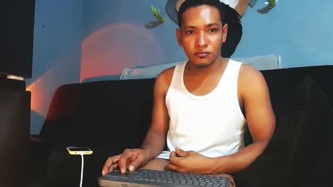 Snapshot of prometo23cm chatting on June 10, 10:47 am Grande y Gruesa online show from June 10, 10:47 am