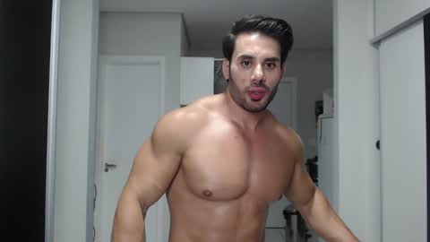 promuscles4u online show from February 28, 8:28 pm