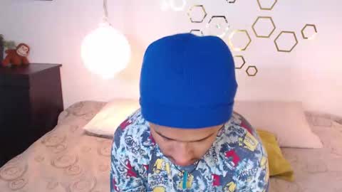 Adris  Juan online show from November 3, 1:51 am