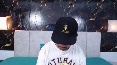 Adris  Juan online show from March 3, 3:45 am