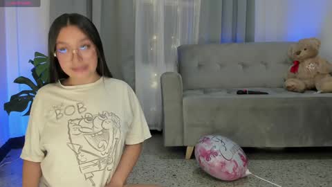 Snapshot of prvncessa_10 chatting on December 14, 6:35 am    INDEPENDENT MODEL online show from December 14, 6:35 am