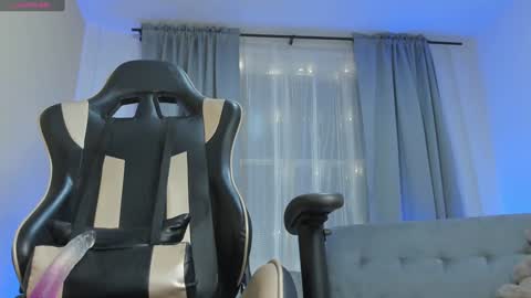 Snapshot of prvncessa_10 chatting on February 4, 9:28 am    INDEPENDENT MODEL online show from February 4, 9:28 am