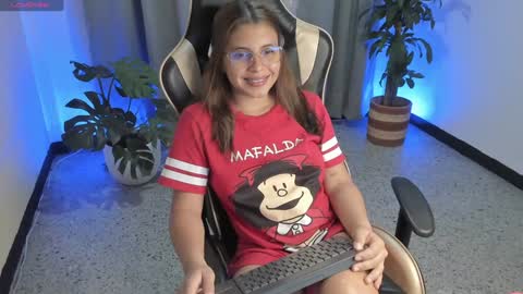 Snapshot of prvncessa_10 chatting on February 5, 6:13 am    INDEPENDENT MODEL online show from February 5, 6:13 am