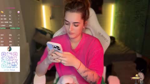 Queen of Pain online show from January 11, 3:55 am