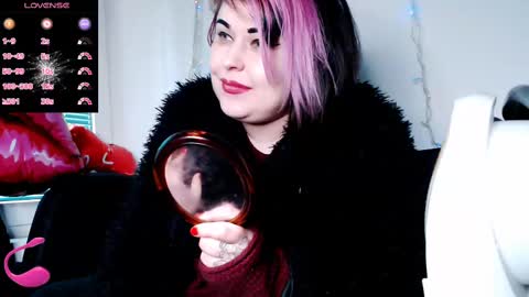 Snapshot of psychobitch69 chatting on February 22, 8:50 am OlivePsy online show from February 22, 8:50 am