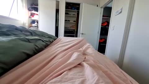 Public online show from December 5, 6:15 pm