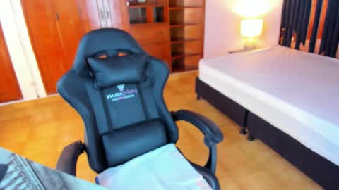 Snapshot of pucca_sweet chatting on October 26, 1:39 pm Eimy online show from October 26, 1:39 pm