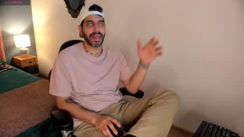 Snapshot of puch16 chatting on February 23, 6:38 pm Diego online show from February 23, 6:38 pm