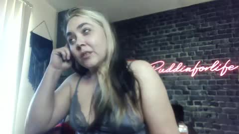 Krystle online show from April 21, 1:39 pm