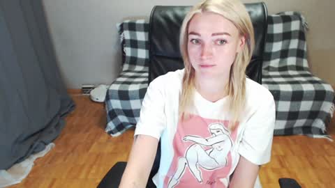 Snapshot of puma_ma chatting on December 7, 4:03 pm Polly online show from December 7, 4:03 pm