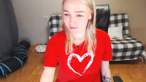 Snapshot of puma_ma chatting on February 25, 6:09 pm Polly online show from February 25, 6:09 pm