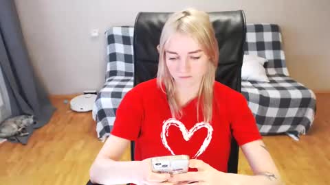 Snapshot of puma_ma chatting on March 11, 10:40 am Polly online show from March 11, 10:40 am