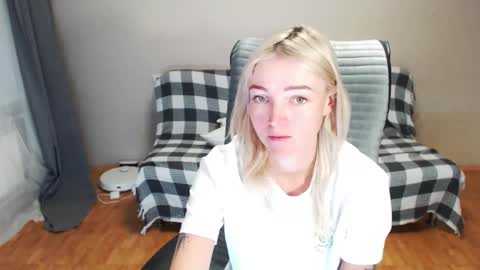 Snapshot of puma_ma chatting on November 16, 11:49 am Polly online show from November 16, 11:49 am