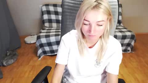 Snapshot of puma_ma chatting on November 20, 1:22 pm Polly online show from November 20, 1:22 pm