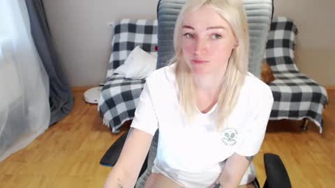 Polly online show from April 11, 5:56 am