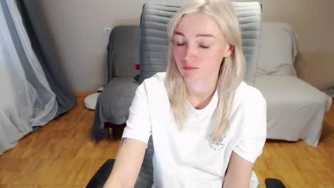 Polly online show from April 21, 12:33 pm