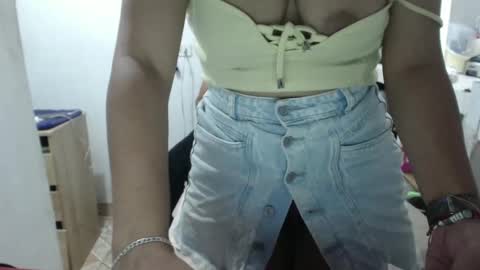 Snapshot of pummpummm chatting on December 16, 10:45 pm pummpummm online show from December 16, 10:45 pm