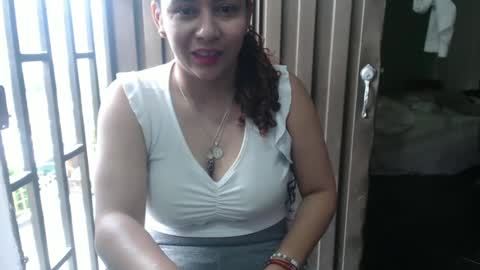 Snapshot of pummpummm chatting on February 10, 12:29 pm pummpummm online show from February 10, 12:29 pm