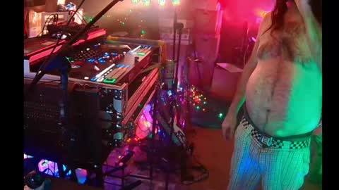 Snapshot of punkrunr083 chatting on June 2, 7:43 am punkrunr083 online show from June 2, 7:43 am