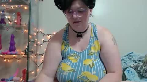 Snapshot of pupghostt chatting on April 21, 6:44 pm PupGhostt online show from April 21, 6:44 pm