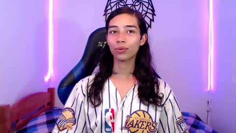 Cris online show from December 17, 6:09 pm