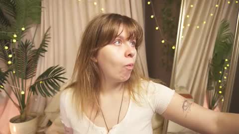 constant schedule Wednesday  Friday  Saturday  Sunday  The Rosemarie online show from October 26, 6:08 am