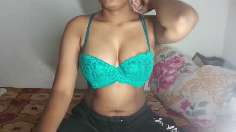 Snapshot of pureelove chatting on January 7, 9:34 am Your love online show from January 7, 9:34 am