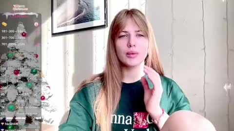 Snapshot of puremiraclealis chatting on December 24, 11:06 am Alicia online show from December 24, 11:06 am