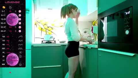 Snapshot of puremiraclealis chatting on December 15, 2:21 pm Alicia online show from December 15, 2:21 pm