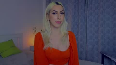 Snapshot of purevibrations chatting on February 25, 7:14 pm Isabelle online show from February 25, 7:14 pm