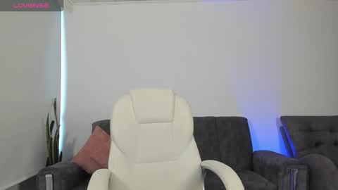 Snapshot of purinpufff chatting on March 29, 5:13 pm Daphne 3 online show from March 29, 5:13 pm