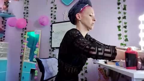 Purple2StayThnxxx online show from October 29, 3:25 pm