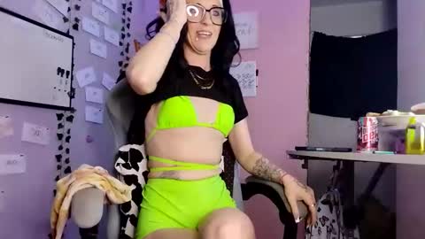 Purple2StayThnxxx online show from December 4, 10:40 pm