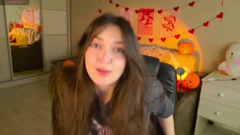 Snapshot of purple_averge chatting on November 4, 5:17 am Bella online show from November 4, 5:17 am