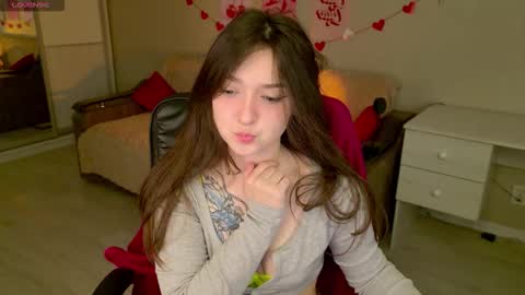 Snapshot of purple_averge chatting on November 20, 5:40 am Bella online show from November 20, 5:40 am