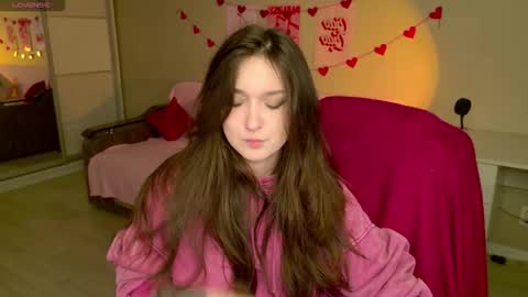 Snapshot of purple_averge chatting on November 25, 5:29 am Bella online show from November 25, 5:29 am