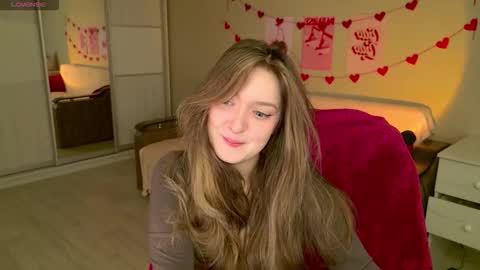 Snapshot of purple_averge chatting on December 4, 5:39 am Bella online show from December 4, 5:39 am