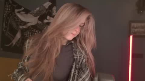 Bella online show from April 22, 9:22 am