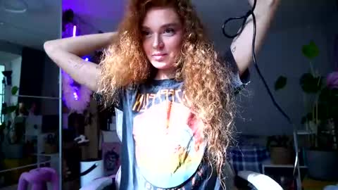 Snapshot of purple_baby chatting on May 14, 2:13 pm Sasha wait you here 6 of November. will celebrate my B- day online show from May 14, 2:13 pm