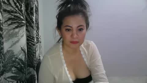 Snapshot of purpledust06 chatting on May 15, 4:47 pm Athena online show from May 15, 4:47 pm
