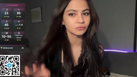 Snapshot of purrpaw chatting on April 8, 10:43 pm Zendaya online show from April 8, 10:43 pm