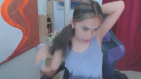 Snapshot of pussiswet_xx chatting on April 11, 11:14 am jessy online show from April 11, 11:14 am