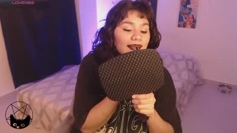 Snapshot of pussycat420_ chatting on June 25, 5:34 am Mari online show from June 25, 5:34 am