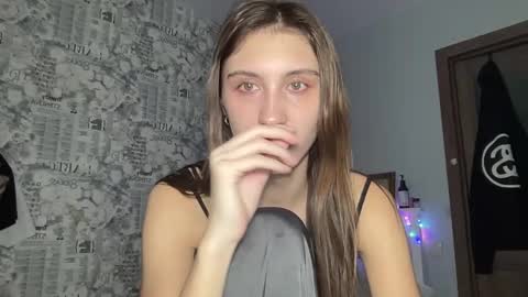 Snapshot of pussygir007 chatting on February 5, 9:46 am pussygirl007 online show from February 5, 9:46 am