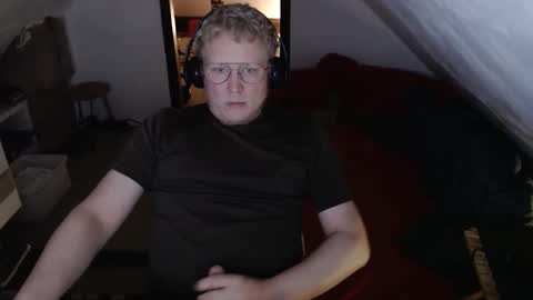 pussylovercb online show from May 16, 10:30 pm